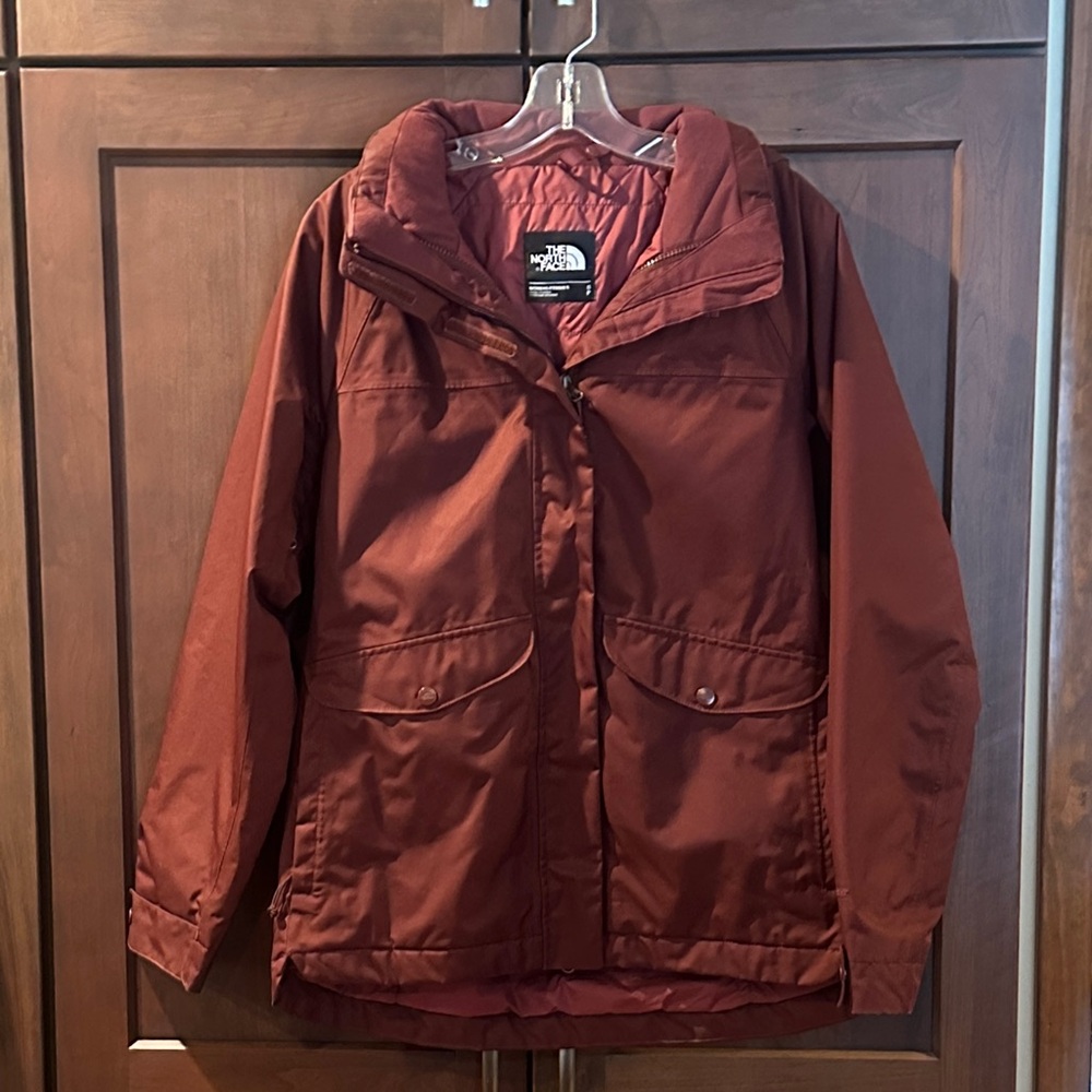 The North Face Women's Jacket. Size S. Like New Condition.